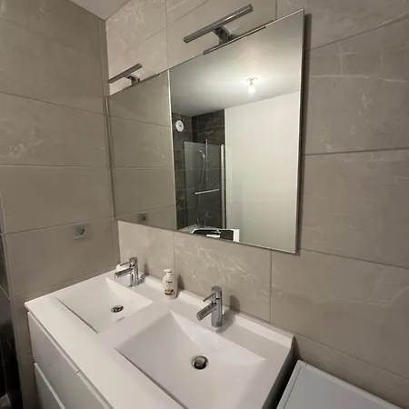 Cosy Avec Terrasse * مونبيلييه